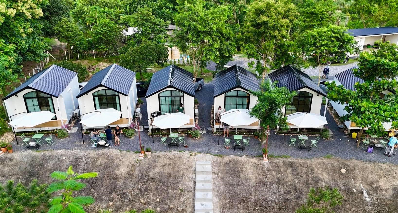Vela Camp Cha-Om