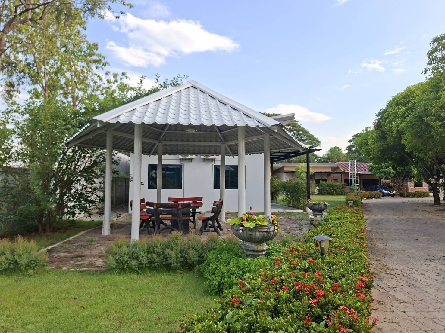 Entire House or Apartment บังกะโลส่วนตัว Unit 1 & 2
