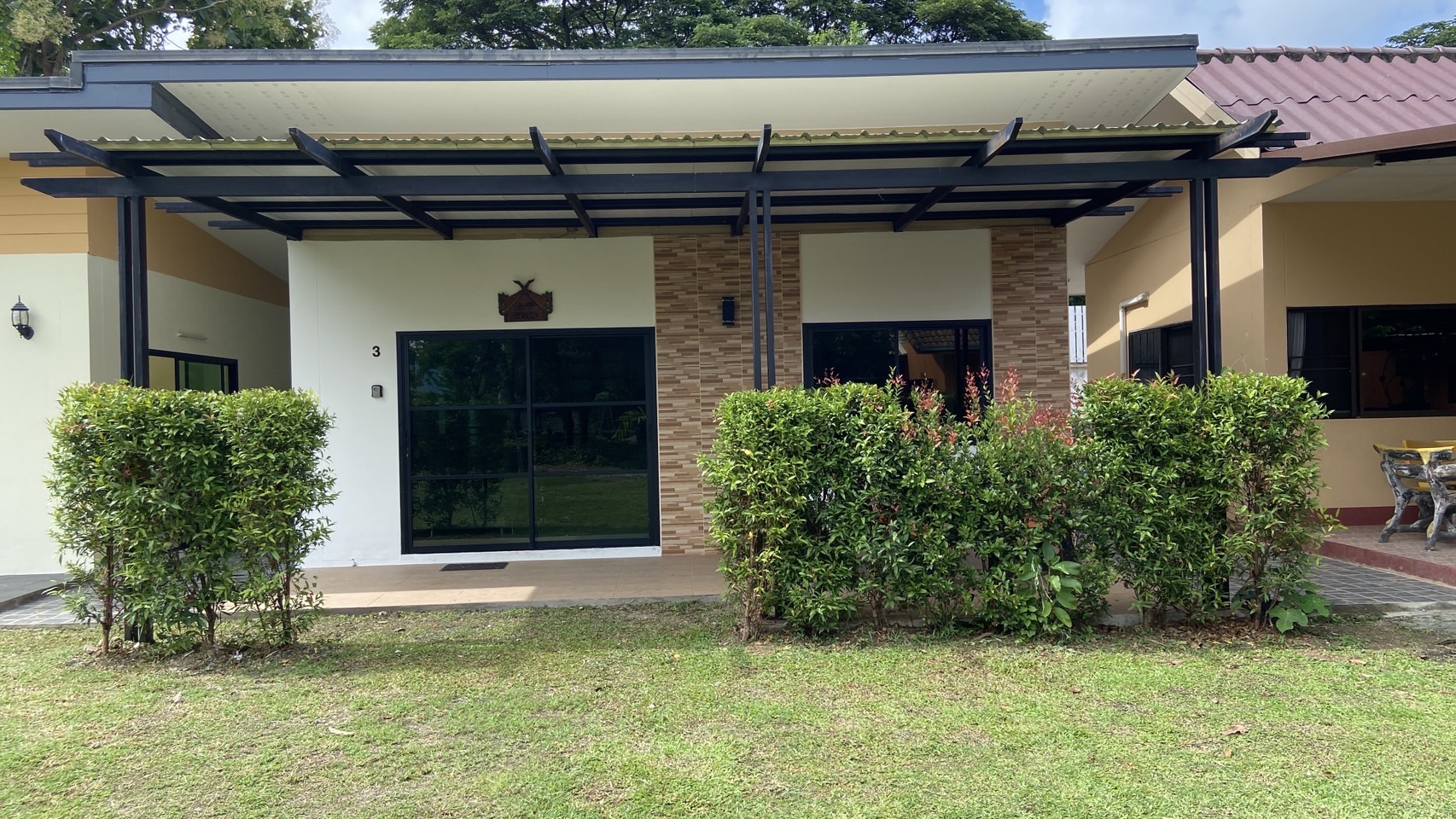 Bungalow Suite Entire House or Apartment บังกะโลสวีท ส่วนตัว Unit 3