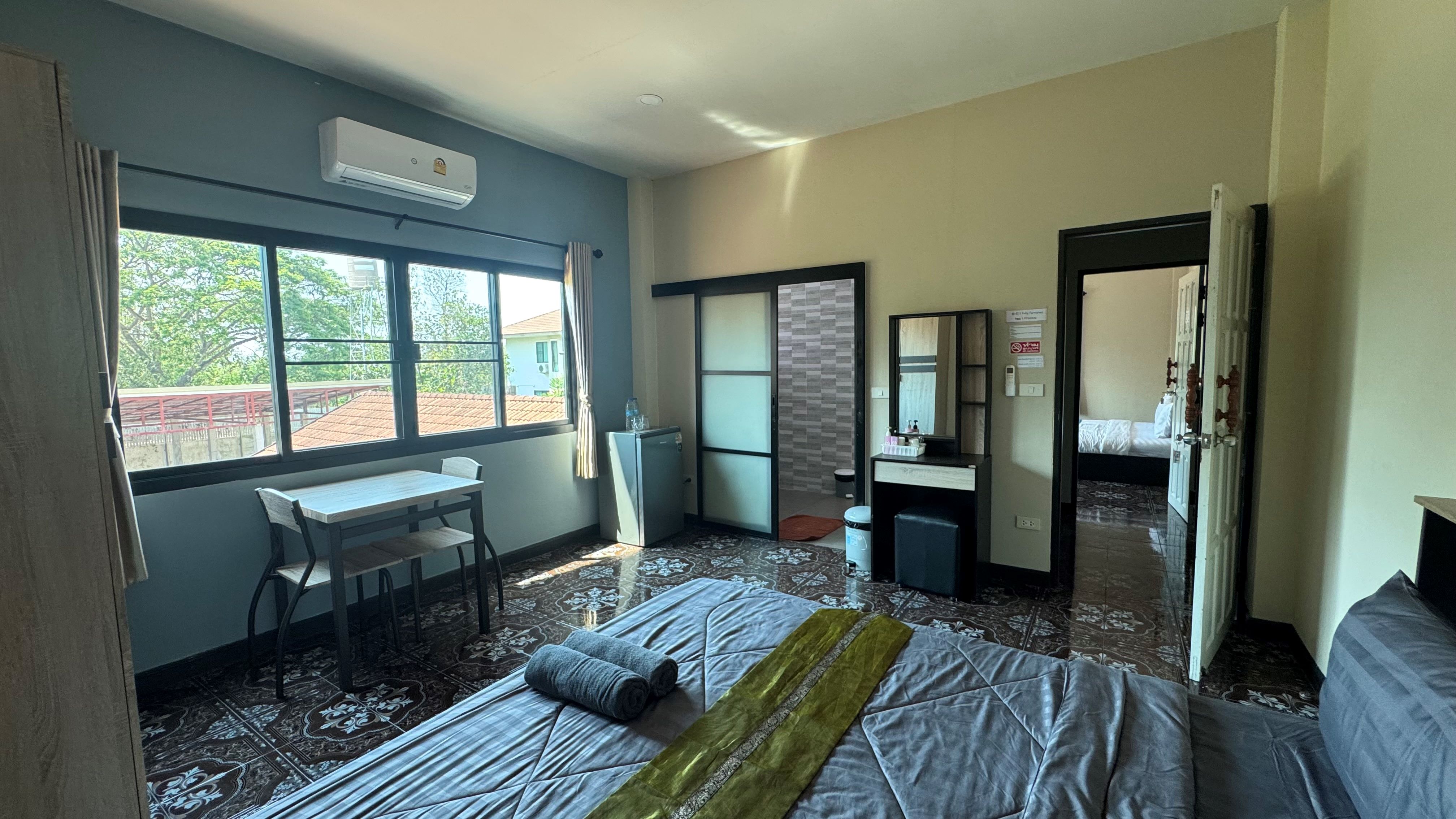 Deluxe Twin Room D 2 & D 3 ห้องแฝด ห้องน้ำในตัวตรงกลาง